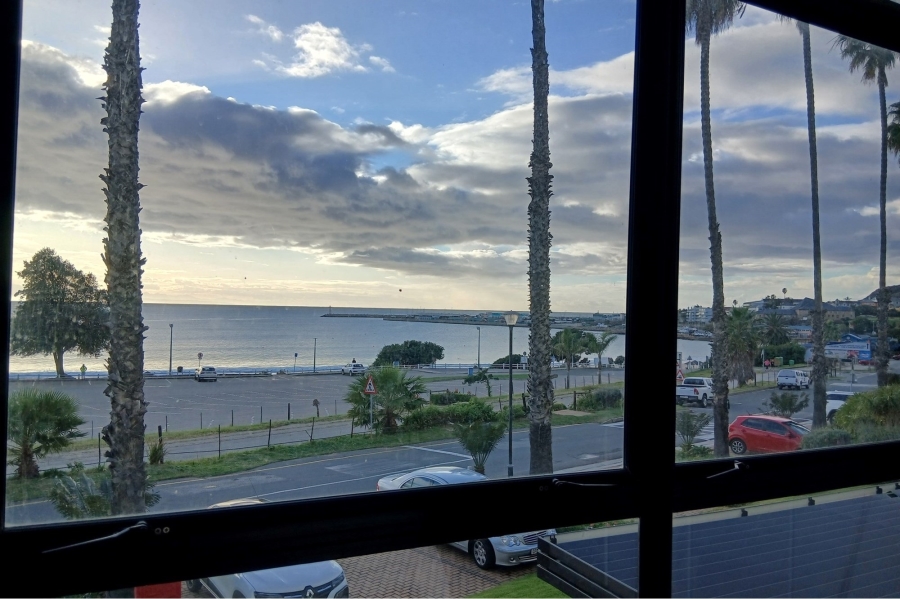 To Let 2 Bedroom Property for Rent in Santos Bay Western Cape